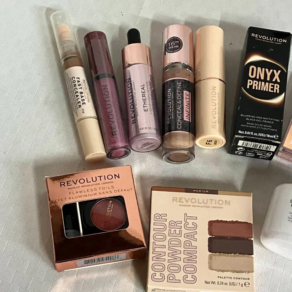 Revolution Face Makeup 10 Set Kit – Concealer, Primer, Powder, Foundation